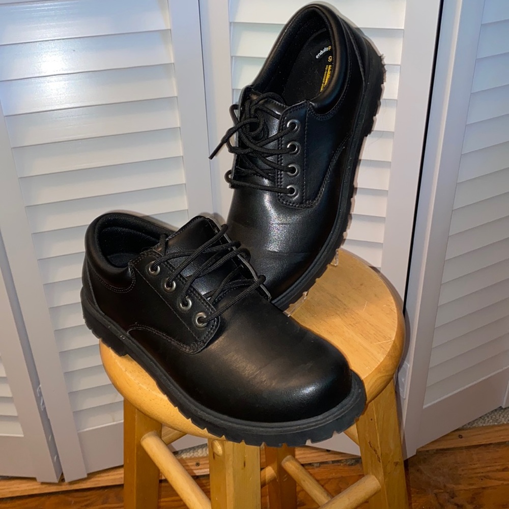 Mens 9.5 tie shoes